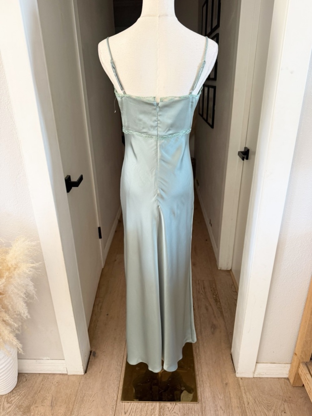 Astr Florianne Satin Maxi Dress in Sage Sz S - Picture 5 of 8
